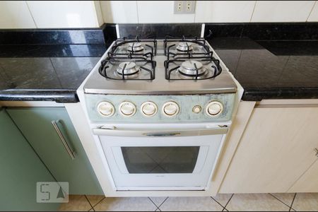 Apartamento à venda com 60m², 2 quartos e 1 vaga Apartamento à venda com 60m², 2 quartos e 1 vagaFogão