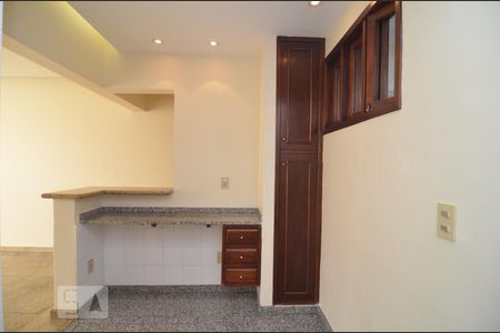 Cozinha de apartamento para alugar com 2 quartos, 80m² em Cidade Jardim, Belo Horizonte