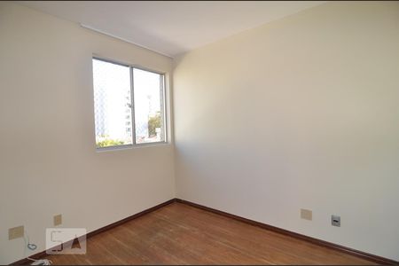 Quarto1 de apartamento para alugar com 2 quartos, 80m² em Cidade Jardim, Belo Horizonte