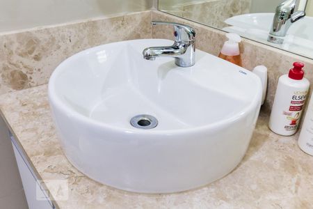 Apartamento à venda com 95m², 2 quartos e 1 vagaDetalhe pia 