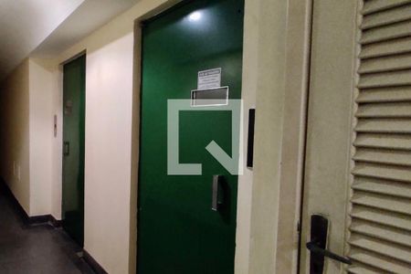 Apartamento à venda com 63m², 1 quarto e 1 vagaBanheiro serviço 