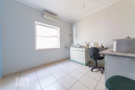 Casa à venda com 220m², 3 quartos e 4 vagas Casa à venda com 220m², 3 quartos e 4 vagasQuarto 3