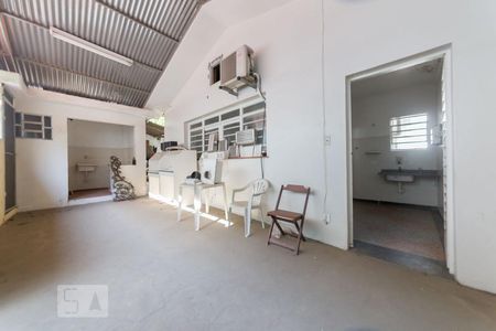 Casa à venda com 220m², 3 quartos e 4 vagas Casa à venda com 220m², 3 quartos e 4 vagasQuintal