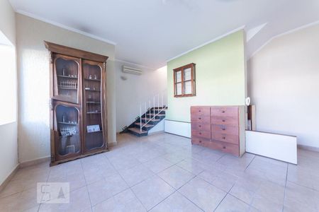 Casa à venda com 220m², 3 quartos e 4 vagas Casa à venda com 220m², 3 quartos e 4 vagasSala