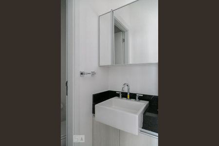 Banheiro de kitnet/studio para alugar com 1 quarto, 38m² em Vila Mariana, São Paulo