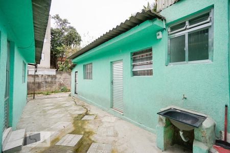 Quintal e área de serviço de casa à venda com 2 quartos, 40m² em Vila Araguaia, São Paulo