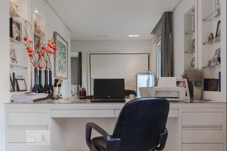 Apartamento à venda com 136m², 3 quartos e 1 vagaEscritório