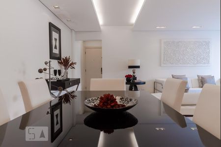 Sala de apartamento à venda com 3 quartos, 136m² em Consolação, São Paulo