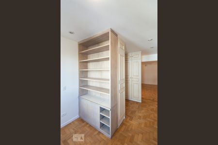 Apartamento para alugar com 173m², 4 quartos e 2 vagas Apartamento para alugar com 173m², 4 quartos e 2 vagasSuíte Closet