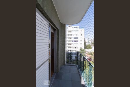 Apartamento para alugar com 173m², 4 quartos e 2 vagas Apartamento para alugar com 173m², 4 quartos e 2 vagasVaranda Suíte