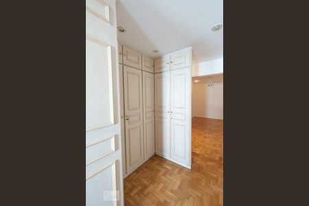 Apartamento para alugar com 173m², 4 quartos e 2 vagas Apartamento para alugar com 173m², 4 quartos e 2 vagasSuíte Closet