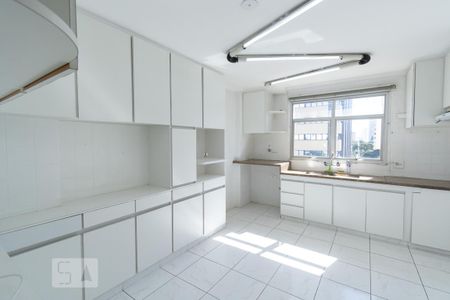 Apartamento para alugar com 173m², 4 quartos e 2 vagas Apartamento para alugar com 173m², 4 quartos e 2 vagasCozinha
