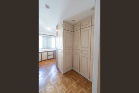 Apartamento para alugar com 173m², 4 quartos e 2 vagas Apartamento para alugar com 173m², 4 quartos e 2 vagasSuíte Closet