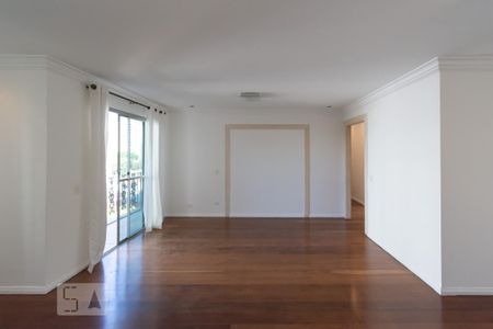 Apartamento para alugar com 173m², 4 quartos e 2 vagas Apartamento para alugar com 173m², 4 quartos e 2 vagasSala