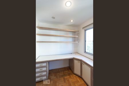 Apartamento para alugar com 173m², 4 quartos e 2 vagas Apartamento para alugar com 173m², 4 quartos e 2 vagasSuíte Closet