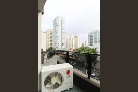 Varanda  de apartamento para alugar com 1 quarto, 53m² em Moema, São Paulo