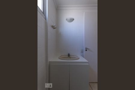Banheiro de apartamento para alugar com 3 quartos, 96m² em Vila Sônia, São Paulo