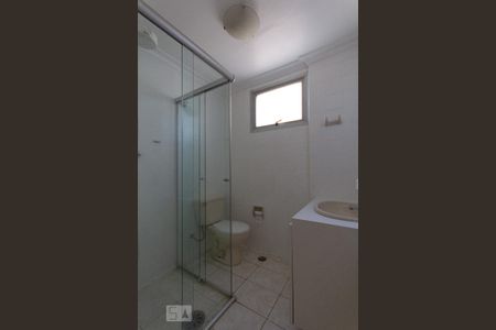 Banheiro de apartamento para alugar com 3 quartos, 96m² em Vila Sônia, São Paulo
