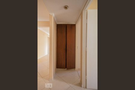 Corredor de apartamento para alugar com 3 quartos, 96m² em Vila Sônia, São Paulo