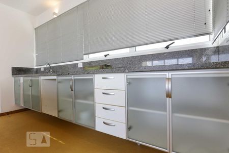 Cozinha de apartamento à venda com 2 quartos, 175m² em Sumaré, São Paulo