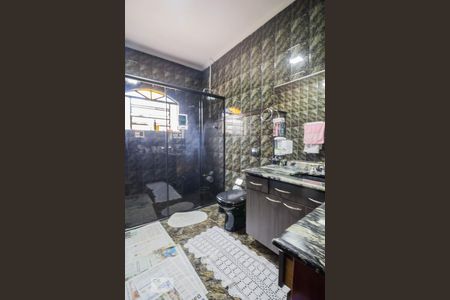 Banheiro da suíte 1 de casa à venda com 5 quartos, 430m² em Jardim Santa Clara, Guarulhos