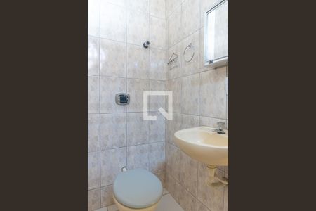 Casa para alugar com 430m², 6 quartos e 4 vagasBanheiro de Serviço