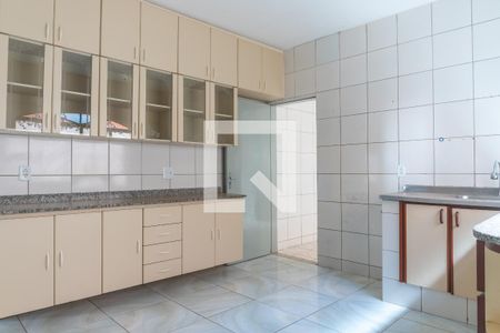 Casa para alugar com 430m², 6 quartos e 4 vagasCozinha