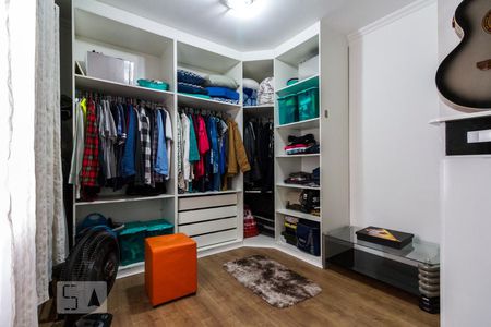 Closet Quarto 1  de apartamento para alugar com 3 quartos, 68m² em Vila Antonieta, São Paulo