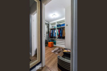 Closet Quarto 1  de apartamento para alugar com 3 quartos, 68m² em Vila Antonieta, São Paulo
