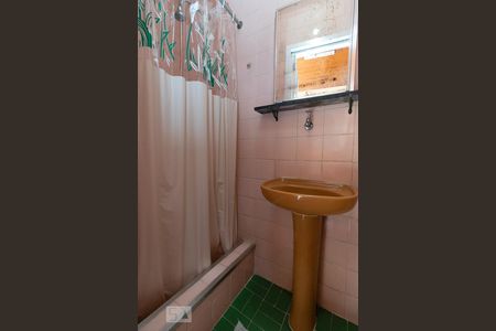 Casa para alugar com 150m², 2 quartos e 1 vagaBanheiro de serviço