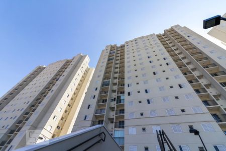 Apartamento para alugar com 46m², 2 quartos e 1 vaga Apartamento para alugar com 46m², 2 quartos e 1 vagaFachada