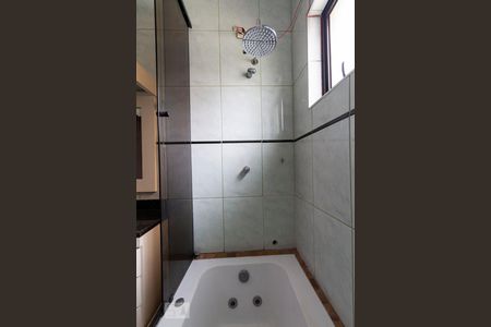 Banheiro Social de casa à venda com 3 quartos, 180m² em Chácara Inglesa, São Paulo