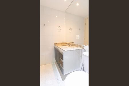 Studio para alugar com 37m², 1 quarto e 1 vaga Studio para alugar com 37m², 1 quarto e 1 vagaBanheiro