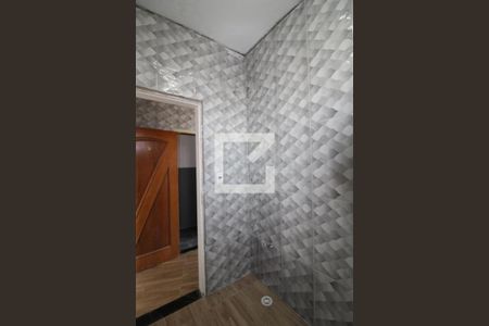 Banheiro de kitnet/studio para alugar com 1 quarto, 53m² em Vila Califórnia, São Paulo