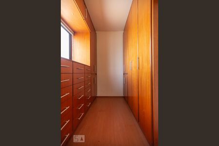 Apartamento para alugar com 230m², 5 quartos e 4 vagasCloset Suite 3