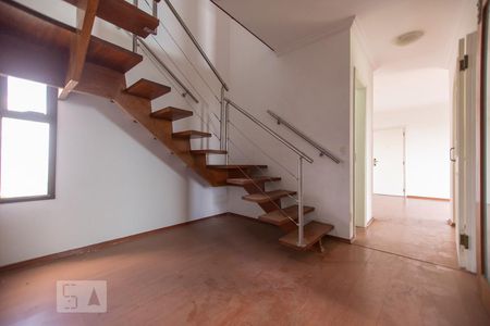 Apartamento para alugar com 230m², 5 quartos e 4 vagasHall Escadas 