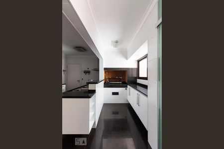 Apartamento à venda com 147m², 3 quartos e 3 vagasChurrasqueira - Cozinha
