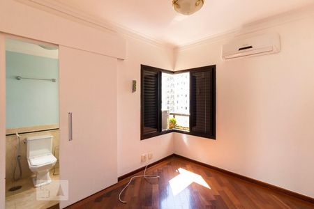 Apartamento à venda com 147m², 3 quartos e 3 vagasSuíte 2
