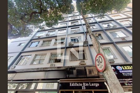 Studio à venda com 26m², 1 quarto e sem vaga Studio à venda com 26m², 1 quarto e sem vagaFachada com cartaz QA