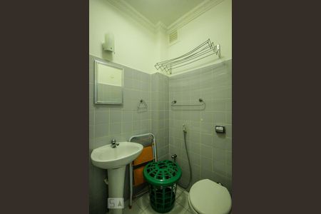 Banheiro de kitnet/studio à venda com 1 quarto, 26m² em Copacabana, Rio de Janeiro