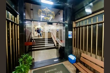 Studio à venda com 26m², 1 quarto e sem vaga Studio à venda com 26m², 1 quarto e sem vagaFachada com cartaz QA