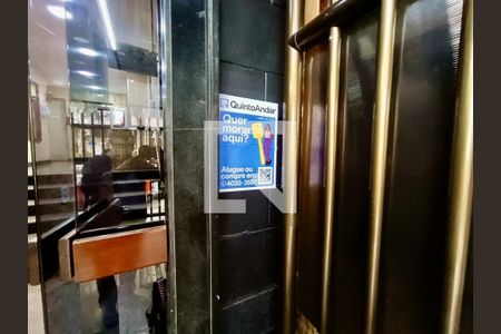 Studio à venda com 26m², 1 quarto e sem vaga Studio à venda com 26m², 1 quarto e sem vagaFachada com cartaz QA