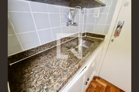 Studio à venda com 26m², 1 quarto e sem vaga Studio à venda com 26m², 1 quarto e sem vagaCozinha americana