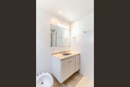 Banheiro da suíte de apartamento à venda com 2 quartos, 90m² em Itaim Bibi, São Paulo