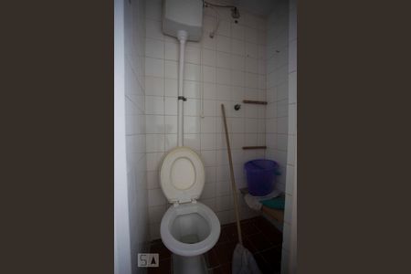 Banheiro de Serviço de apartamento para alugar com 2 quartos, 70m² em Fonseca, Niterói