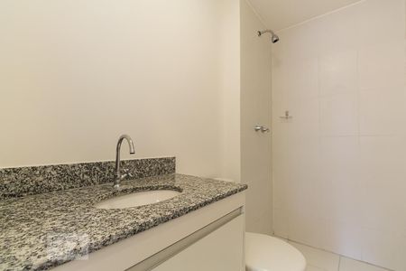 Banheiro de apartamento para alugar com 2 quartos, 56m² em Vila Pompéia, São Paulo