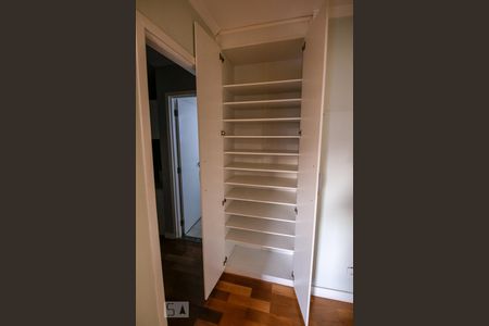 Apartamento à venda com 92m², 3 quartos e 2 vagas Apartamento à venda com 92m², 3 quartos e 2 vagasSapateira