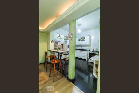 Casa de condomínio à venda com 252m², 3 quartos e 2 vagasCopa