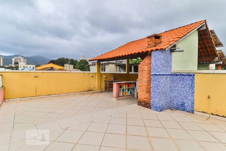 Casa de condomínio à venda com 252m², 3 quartos e 2 vagasTerraço