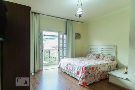 Casa de condomínio à venda com 252m², 3 quartos e 2 vagasQuarto 1